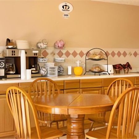 Super 8 By Wyndham Lake Havasu City Restaurant foto