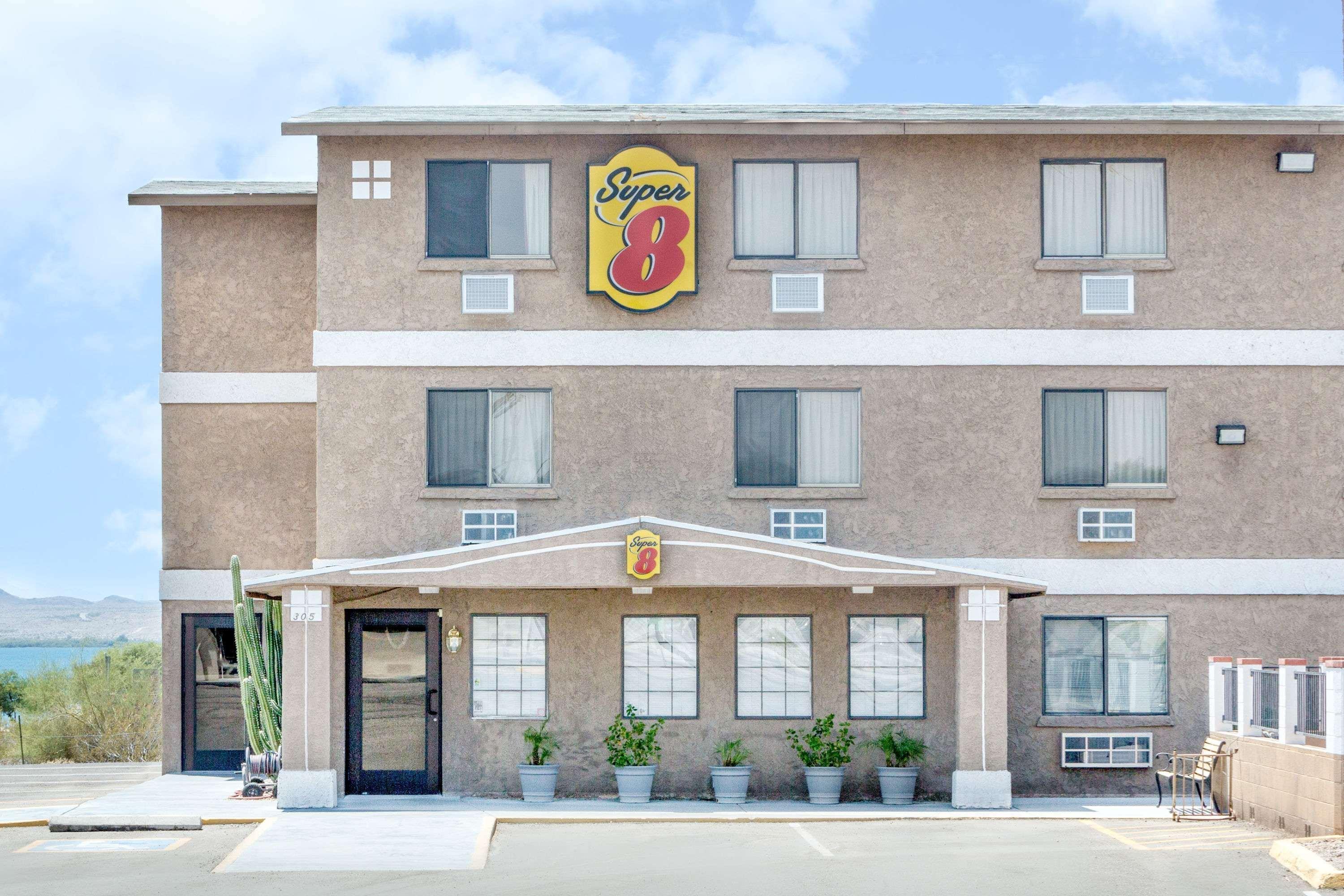 Super 8 By Wyndham Lake Havasu City Buitenkant foto