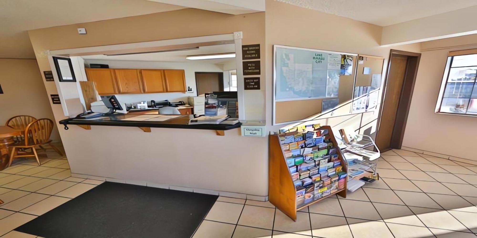Super 8 By Wyndham Lake Havasu City Buitenkant foto