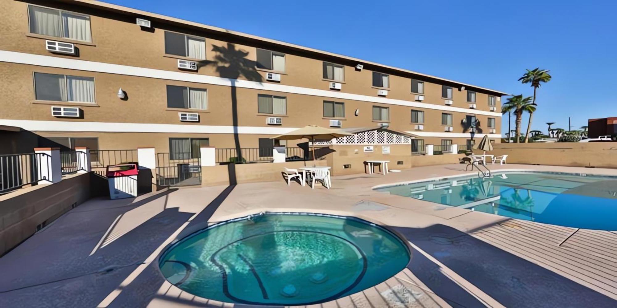 Super 8 By Wyndham Lake Havasu City Buitenkant foto