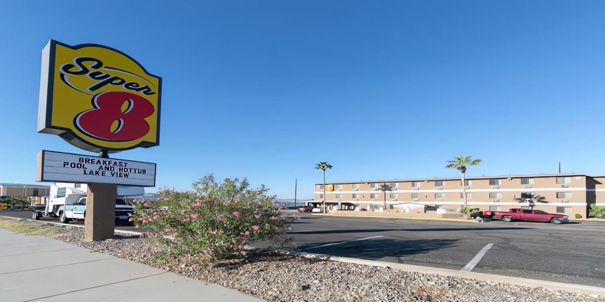 Super 8 By Wyndham Lake Havasu City Buitenkant foto