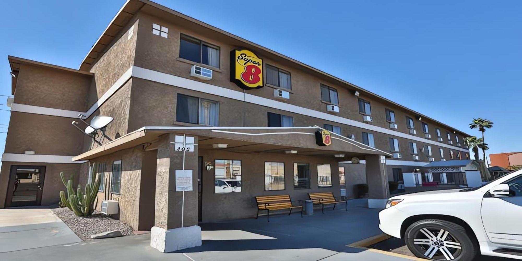 Super 8 By Wyndham Lake Havasu City Buitenkant foto