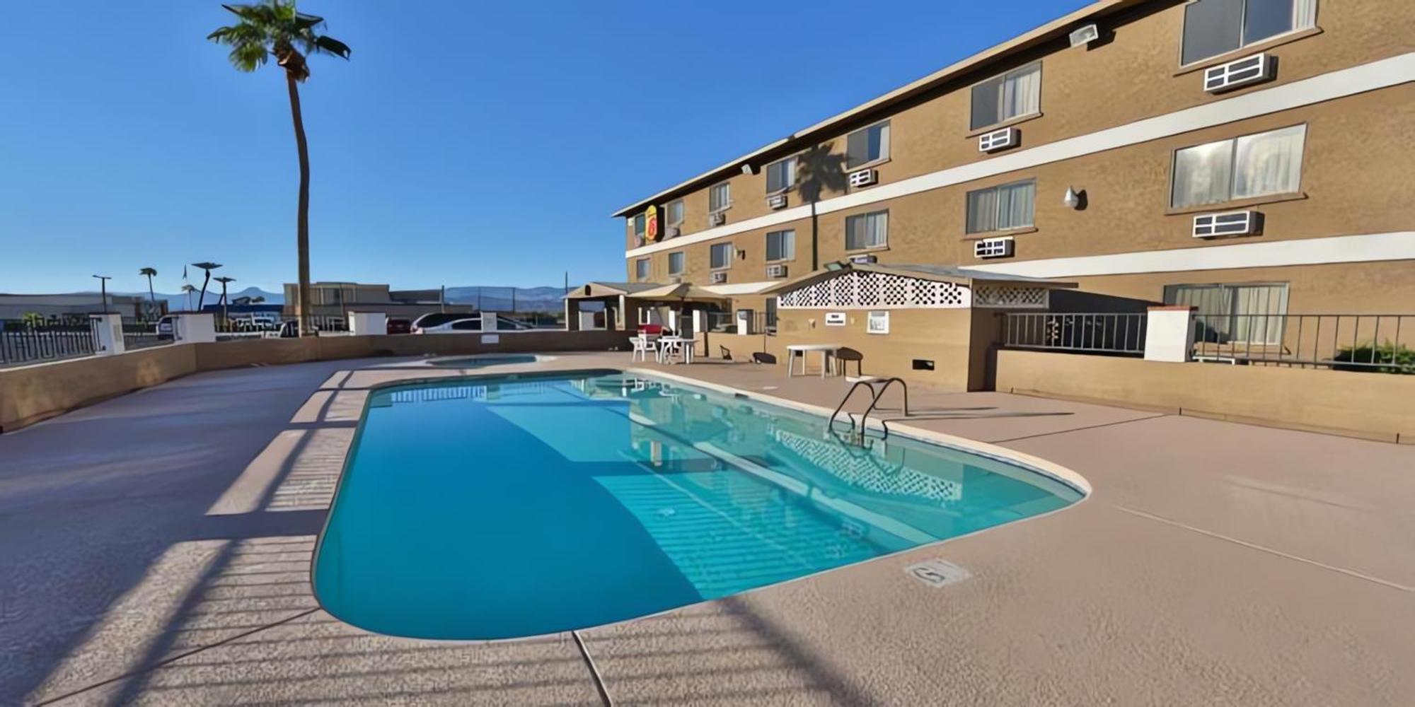 Super 8 By Wyndham Lake Havasu City Buitenkant foto